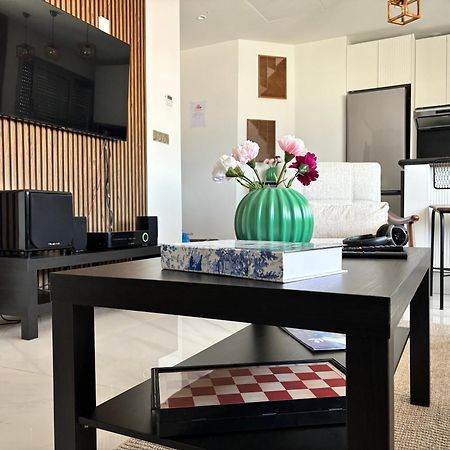 טנג'יר Marina View Residence Luxurious Studio Retreat With Stunning Ocean Views 1 Double Bedroom, 1 Convertible Couch מראה חיצוני תמונה