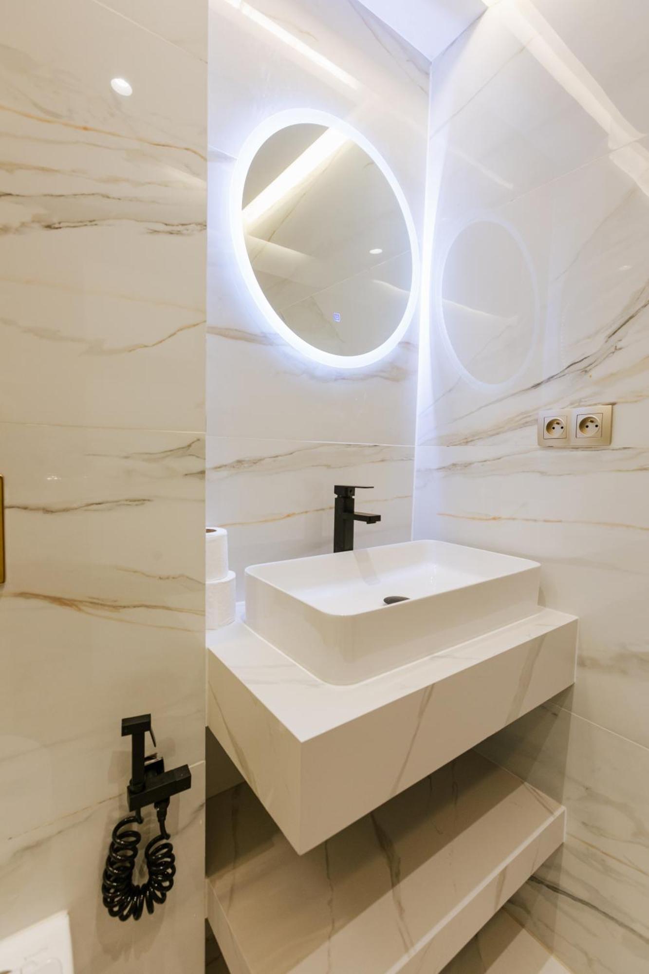 טנג'יר Marina View Residence Luxurious Studio Retreat With Stunning Ocean Views 1 Double Bedroom, 1 Convertible Couch מראה חיצוני תמונה