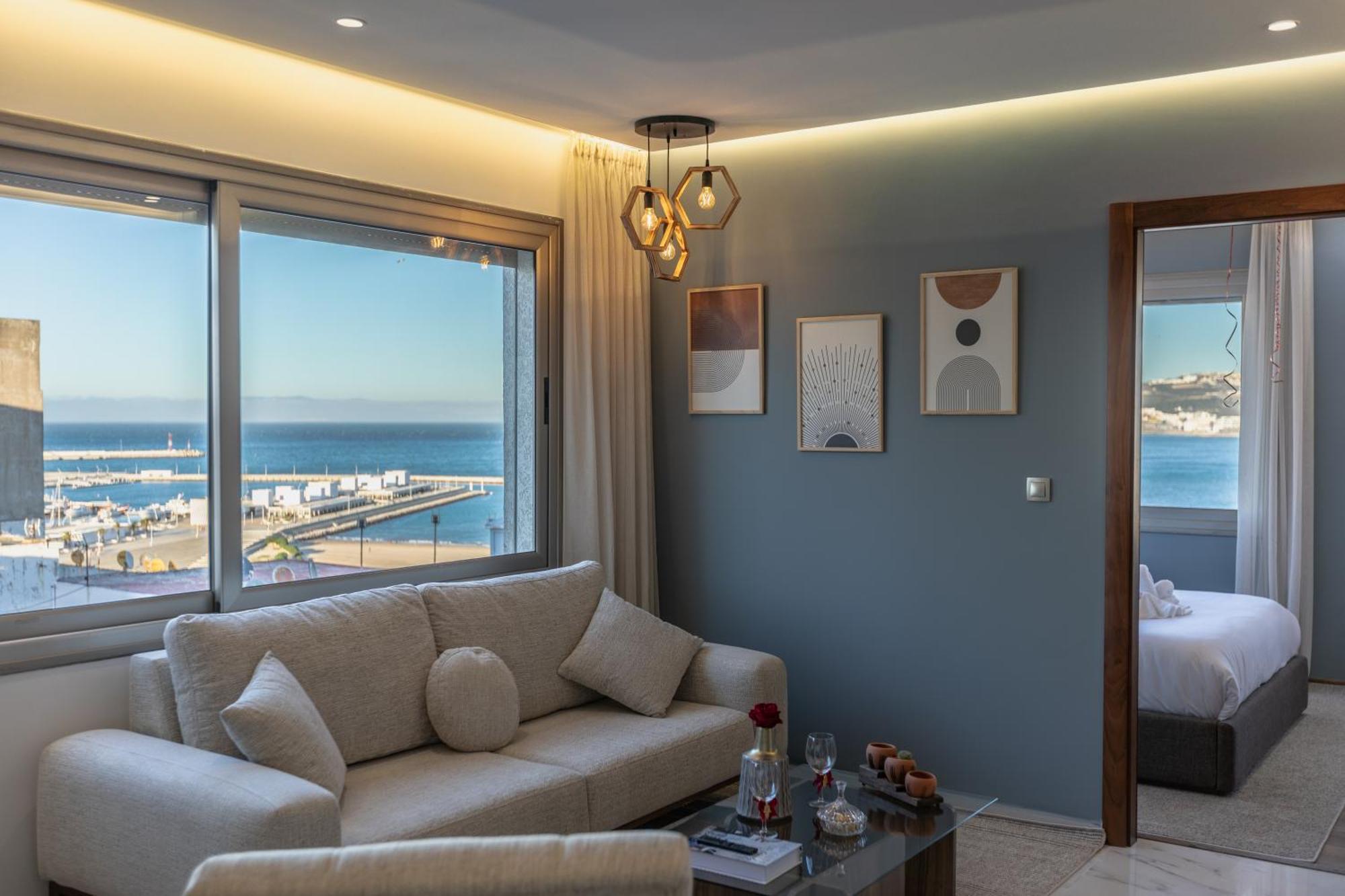 טנג'יר Marina View Residence Luxurious Studio Retreat With Stunning Ocean Views 1 Double Bedroom, 1 Convertible Couch מראה חיצוני תמונה