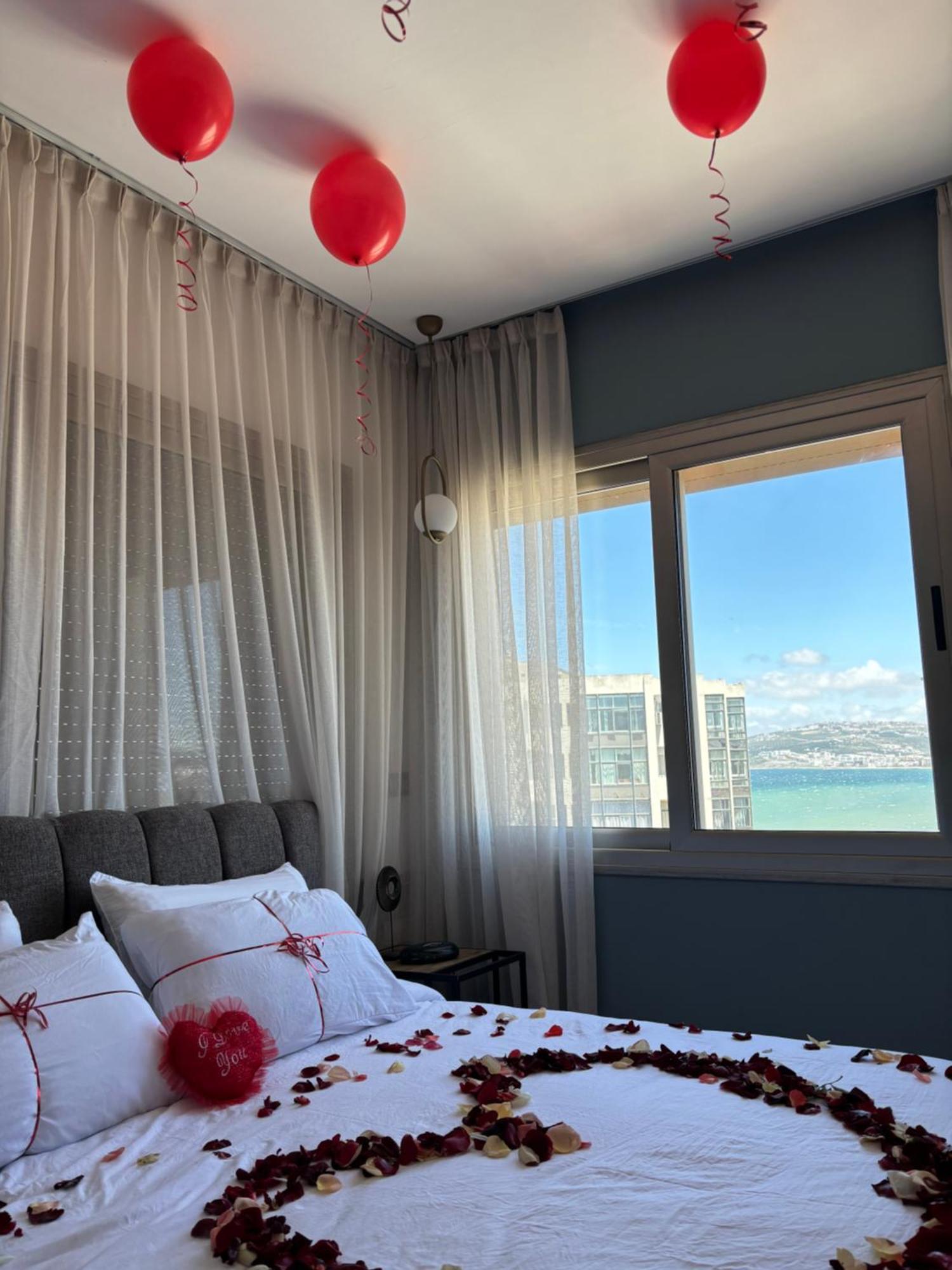 טנג'יר Marina View Residence Luxurious Studio Retreat With Stunning Ocean Views 1 Double Bedroom, 1 Convertible Couch מראה חיצוני תמונה