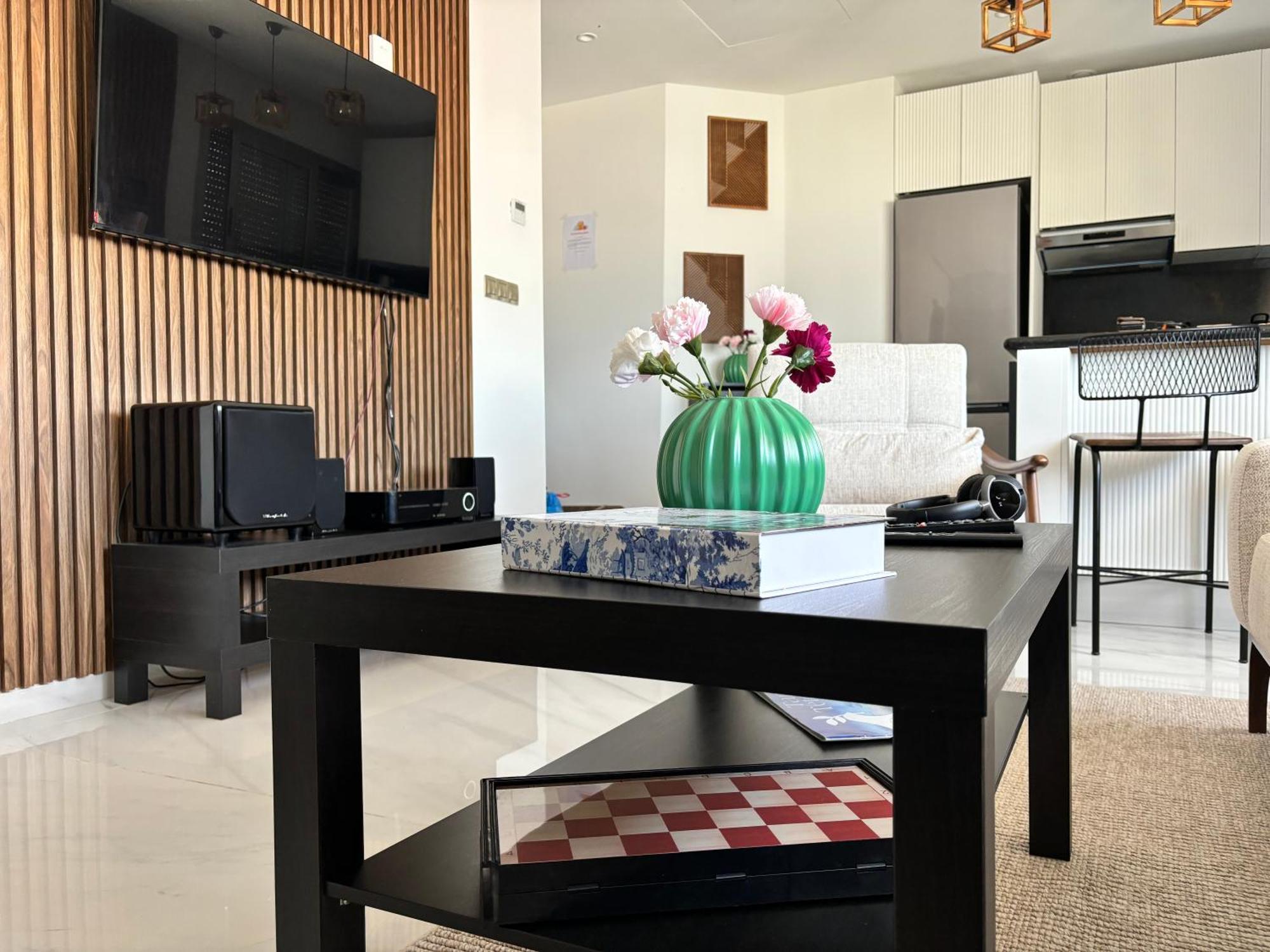 טנג'יר Marina View Residence Luxurious Studio Retreat With Stunning Ocean Views 1 Double Bedroom, 1 Convertible Couch מראה חיצוני תמונה